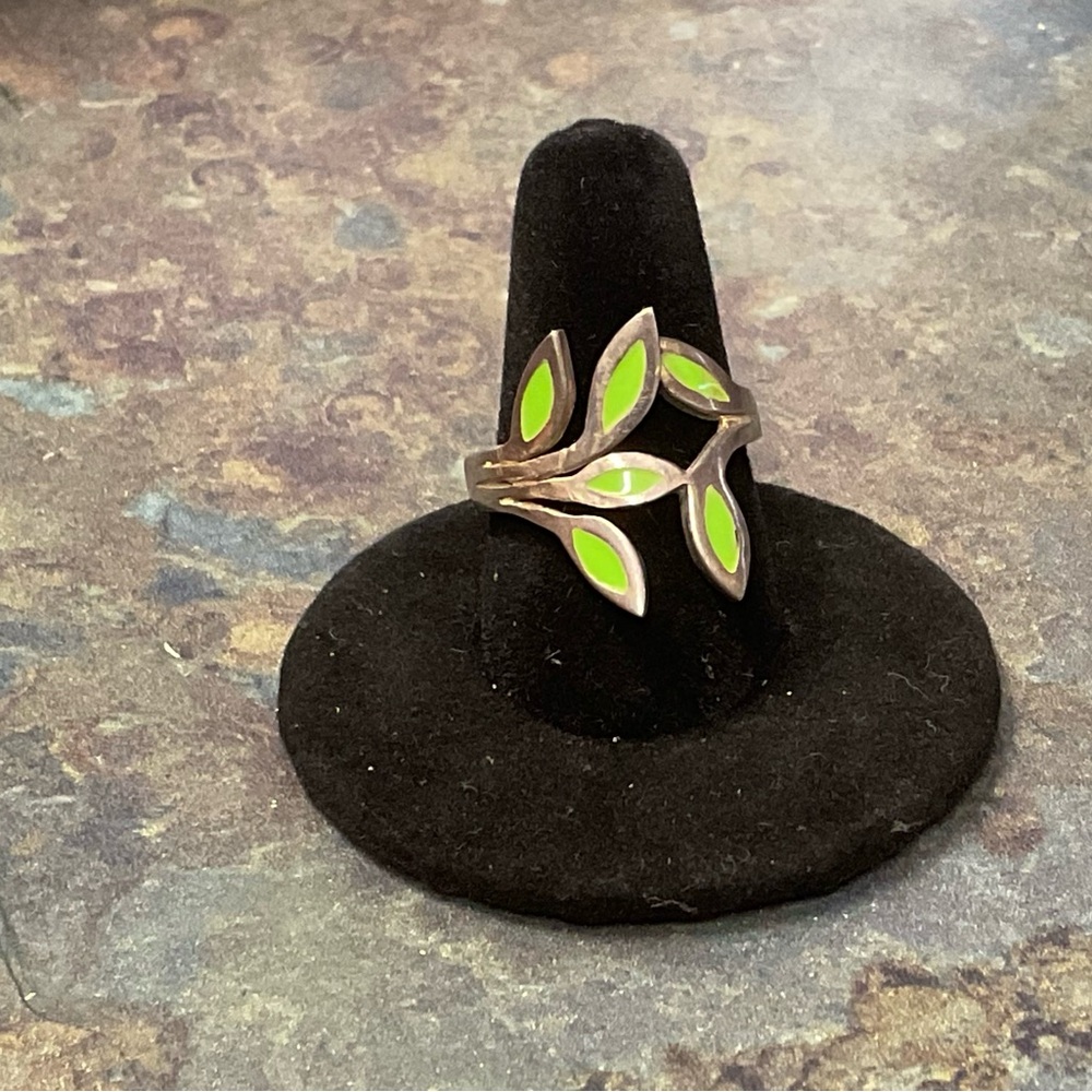 Sterling Silver Leaf Ring with Lime Green Enamel size 7 1/2 to 3/4